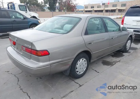 1997 Toyota Camry Ce/Le/Xle z USA, uszkodzony, nr VIN 4T1BG22K0VU110279